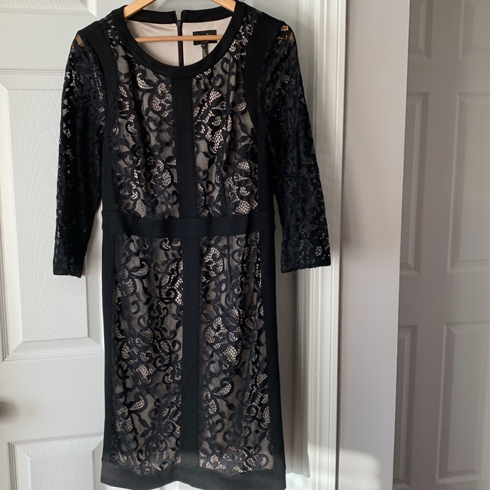 Laundry by Shelli Segal- beautiful, classy, and elegant. Navy with beige lining.